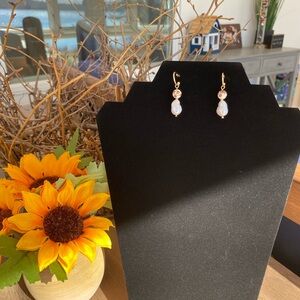 Elegant Gold and Pearl Drop Earrings
